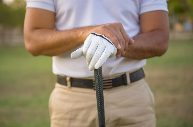 what_hand_do_you_wear_a_golf_glove_on